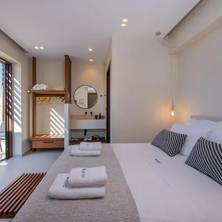 Almi-cove Hilltop Villa *