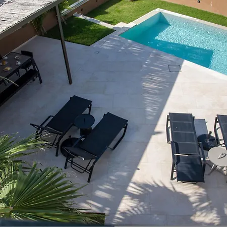 Almi-cove Hilltop *